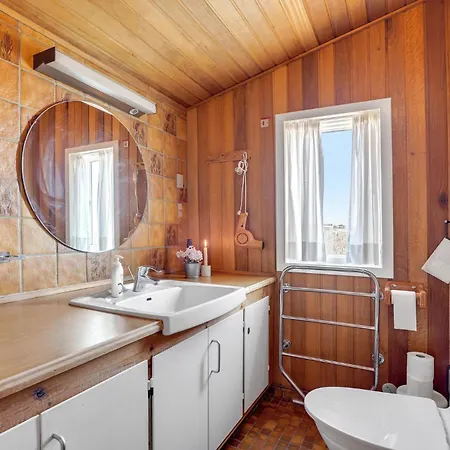 60 Hébergement de vacances *